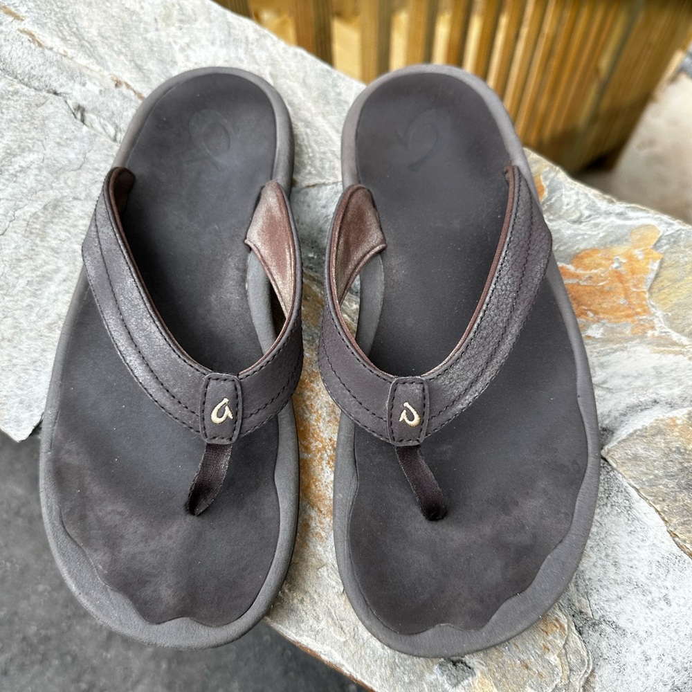OluKai Hokua Men's Dark‎ Brown Leather Flip Flop Sandals Size 7